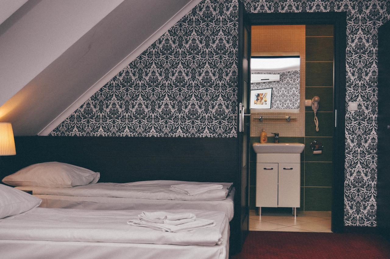 Pyszna Stajenka Hotel Bakow  Kültér fotó